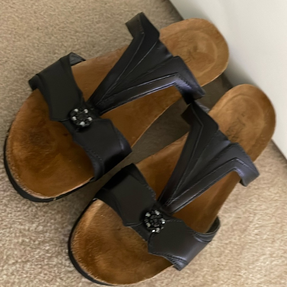 Naot Black Teresa leather sandals, size 10